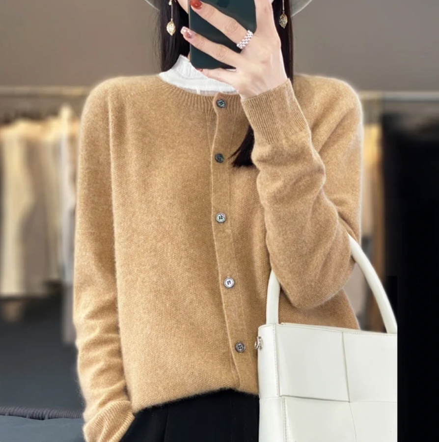 Angelica – Soft Button-Up Cardigan